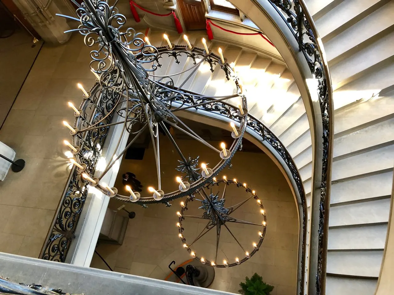 Larchmont Victorian, photo 2