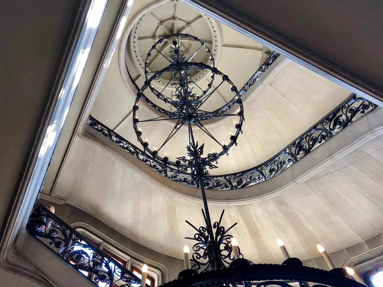 Larchmont Victorian, photo 3